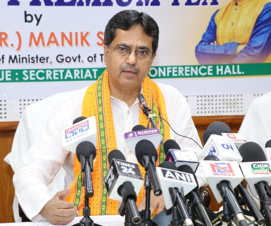 এডিসি ও রোমান লিপি ইস্যু: মথাকে কড়া হুঁশিয়ারি মুখ্যমন্ত্রীর