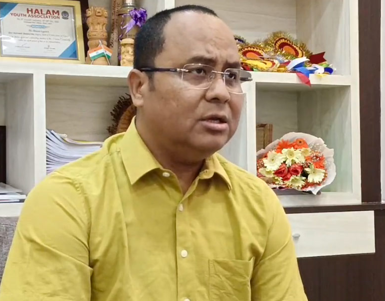 বাজেটের আগেই দিল্লিতে অনিমেষ: মথা শিবিরে ‘অপারেশন লোটাস’ জল্পনা ও ‘গাদ্দার’ তোপ